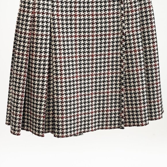 Miu Miu 2006 Red/Black Pleated Checkered Mini Skirt - Picture 4 of 8